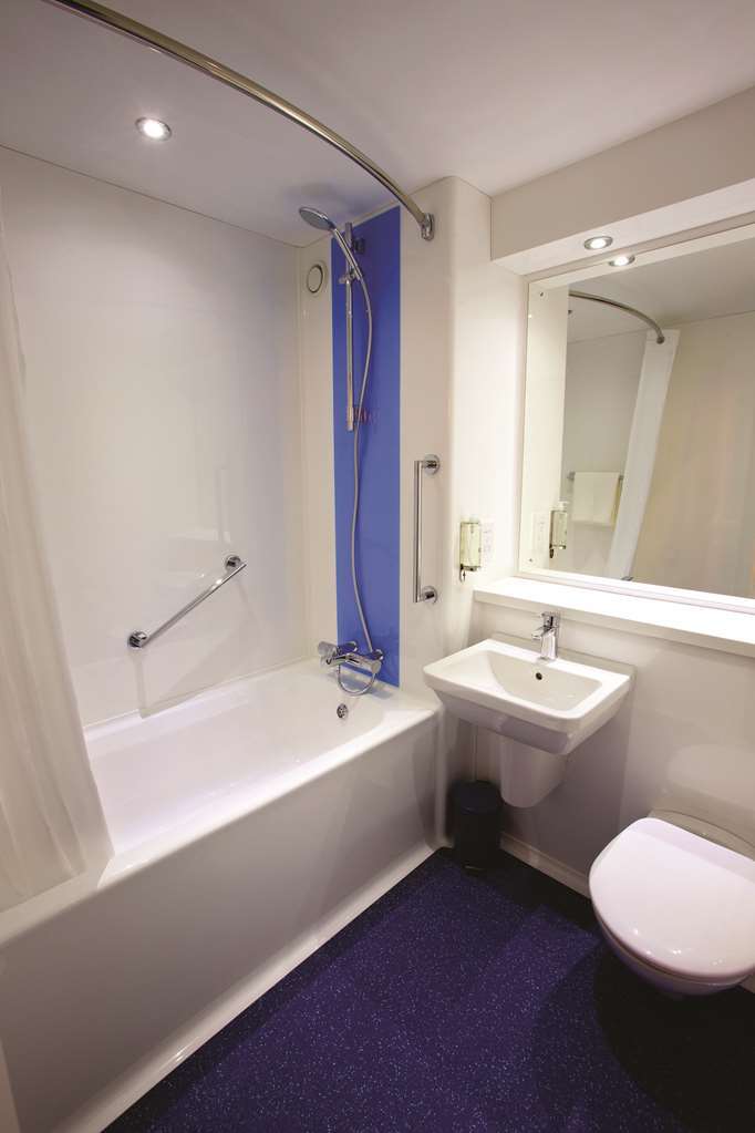 Travelodge Pembroke Dock Chambre photo