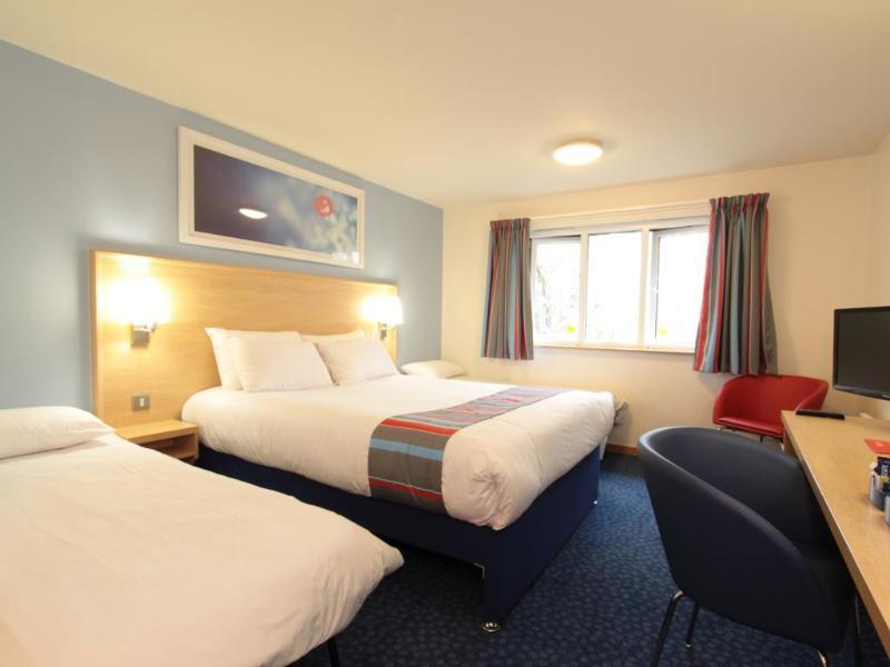 Travelodge Pembroke Dock Extérieur photo