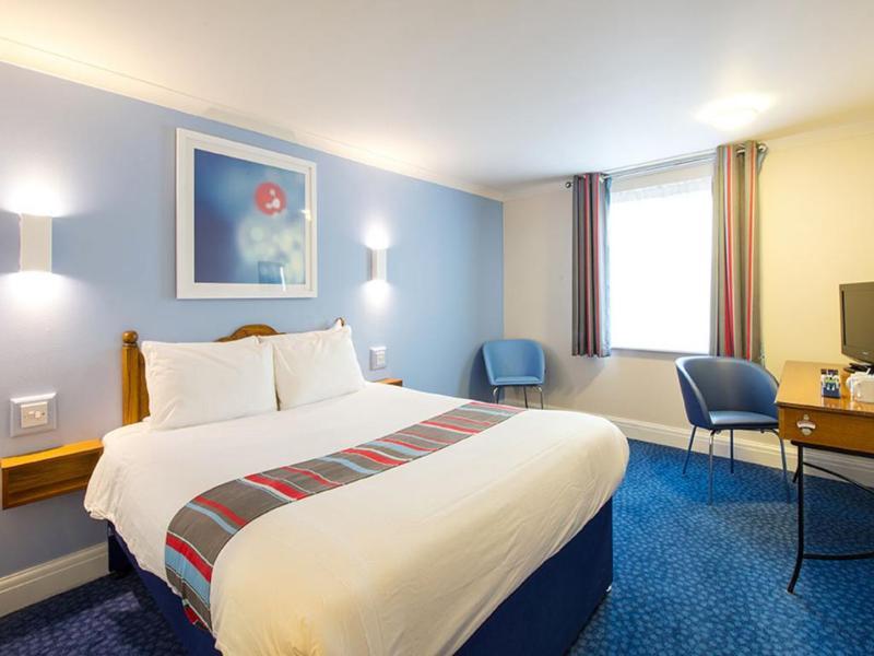 Travelodge Pembroke Dock Extérieur photo